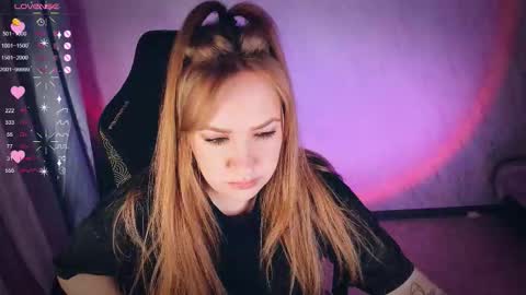 Your Annabelle Wolf  online show from October 5, 7:10 pm