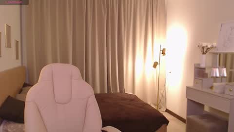 Bella online show from November 11, 2:03 am