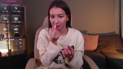 Snapshot of bellla_haddid chatting on February 3, 9:30 am Bella online show from February 3, 9:30 am