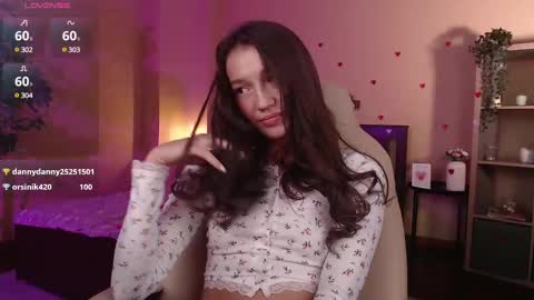 Snapshot of bellla_haddid chatting on February 18, 3:42 am Bella online show from February 18, 3:42 am