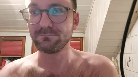 ben00189 online show from February 18, 5:35 pm