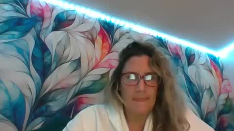 Becky online show from January 3, 5:17 am