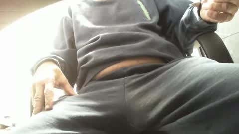 beninoam75 online show from December 6, 8:32 am