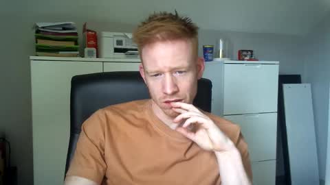 benjaminfoxe online show from April 20, 1:58 pm