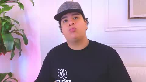 bennett_alejoo online show from February 16, 6:06 pm