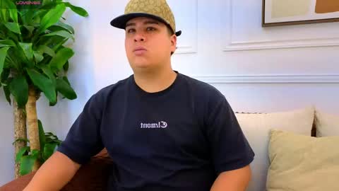 bennett_alejoo online show from May 6, 7:31 pm
