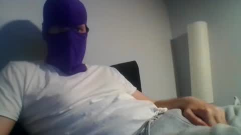 bennybueno online show from August 1, 5:20 am