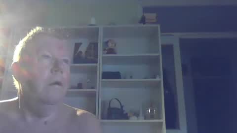Snapshot of berra3232 chatting on December 25, 4:22 am berra online show from December 25, 4:22 am