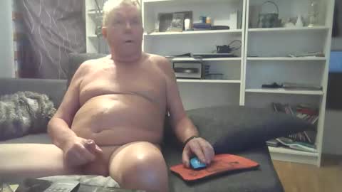 Snapshot of berra3232 chatting on October 7, 2:02 pm berra online show from October 7, 2:02 pm