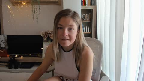 Vicky   online show from March 3, 8:21 am