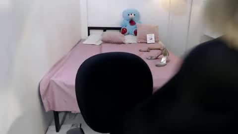 Snapshot of bestgirljulia chatting on September 20, 8:17 am bestgirljulia online show from September 20, 8:17 am