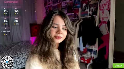 Snapshot of bestie_me chatting on October 7, 5:20 pm Emily Stream every day online show from October 7, 5:20 pm