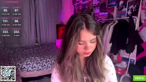 Snapshot of bestie_me chatting on October 9, 6:35 pm Emily Stream every day online show from October 9, 6:35 pm