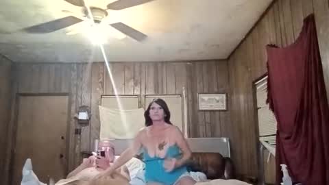 besties online show from January 18, 1:47 am