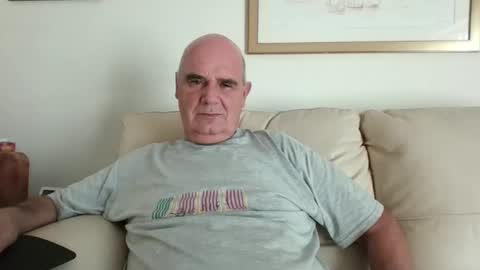 Snapshot of betta1 chatting on September 15, 9:00 am betta1 online show from September 15, 9:00 am