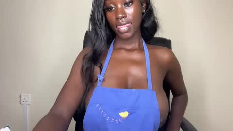 Snapshot of betty_fire_ chatting on January 26, 7:32 am Adah online show from January 26, 7:32 am