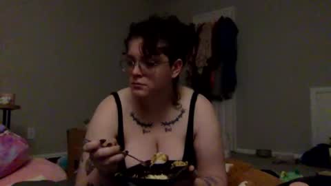 Snapshot of bettycake666 chatting on October 1, 2:43 am Betty Cake online show from October 1, 2:43 am