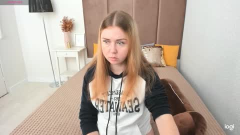 Mila Sweet online show from October 7, 5:03 am