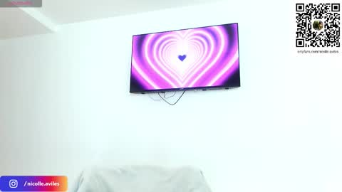 Nicolle Aviles online show from November 15, 9:11 am