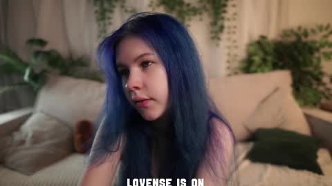 Eliz online show from December 14, 1:45 am