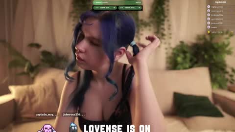 Eliz online show from December 20, 1:45 am