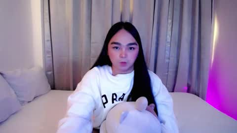 Snapshot of bhabytrans69 chatting on December 28, 12:47 am BHABY 3 online show from December 28, 12:47 am