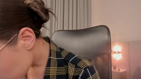 Bian  online show from November 27, 3:47 am