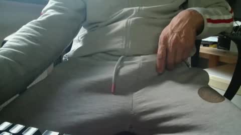 bigassbigdick66 online show from May 18, 6:25 pm