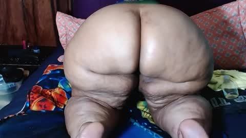 bigasscurvyxxx online show from July 26, 8:17 pm