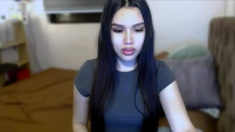 Mia online show from January 12, 1:18 pm