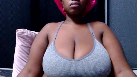 bigboobsbitchx online show from June 7, 6:35 pm