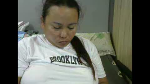 Snapshot of bigboobslyn chatting on September 9, 7:52 am bigboobslyn online show from September 9, 7:52 am