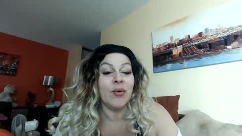 Snapshot of bigbreastsabrina chatting on February 23, 6:56 pm BIG BREAST SABRINA online show from February 23, 6:56 pm