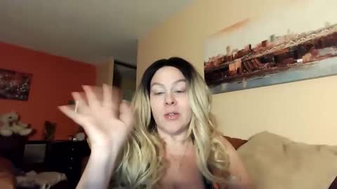 Snapshot of bigbreastsabrina chatting on January 26, 9:51 am BIG BREAST SABRINA online show from January 26, 9:51 am
