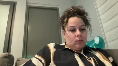 Snapshot of bigbreastsabrina chatting on February 5, 11:39 pm BIG BREAST SABRINA online show from February 5, 11:39 pm
