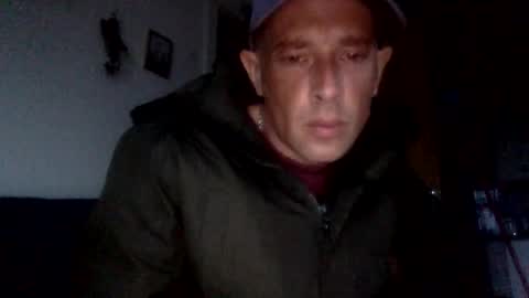 bigdickdangles472924 online show from May 21, 8:04 pm
