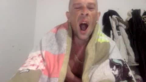 bigdickdangles472924 online show from May 24, 11:33 pm