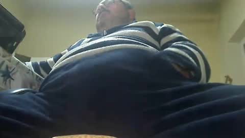 Snapshot of bigfish22222 chatting on December 20, 4:31 am bigfish22222 online show from December 20, 4:31 am