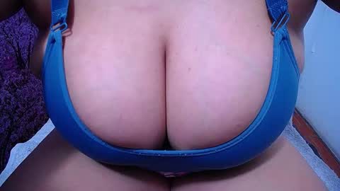  Sunny   online show from October 12, 9:49 pm