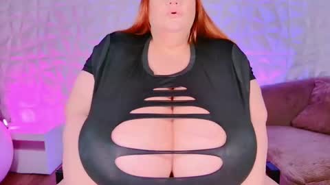 BIGGY MELON online show from November 26, 4:04 pm