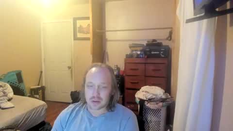 Snapshot of bigmike20129020 chatting on February 6, 2:22 am bigmike20129020 online show from February 6, 2:22 am