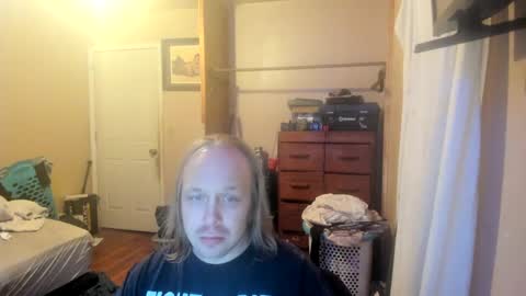 Snapshot of bigmike20129020 chatting on February 3, 2:14 am bigmike20129020 online show from February 3, 2:14 am