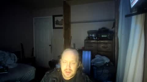 Snapshot of bigmike20129020 chatting on December 17, 8:45 am bigmike20129020 online show from December 17, 8:45 am