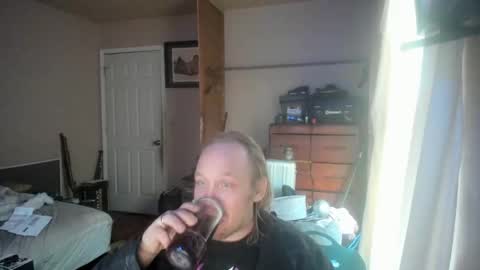 Snapshot of bigmike20129020 chatting on December 9, 10:52 pm bigmike20129020 online show from December 9, 10:52 pm