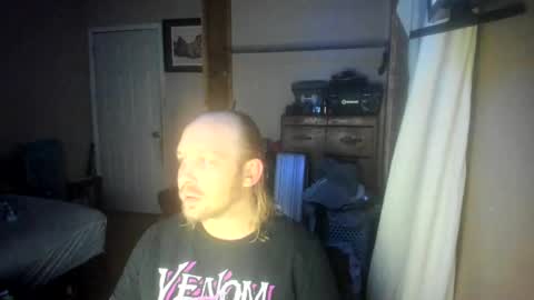 Snapshot of bigmike20129020 chatting on January 17, 4:28 am bigmike20129020 online show from January 17, 4:28 am