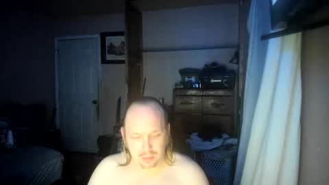 Snapshot of bigmike20129020 chatting on February 15, 7:38 am bigmike20129020 online show from February 15, 7:38 am