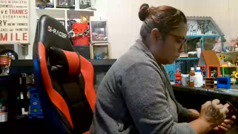 the Mini mami online show from November 22, 9:41 am