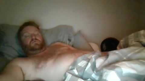 bigred92899 online show from December 1, 10:52 pm