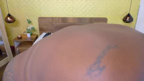 bigroundbooty_ online show from April 8, 9:51 pm