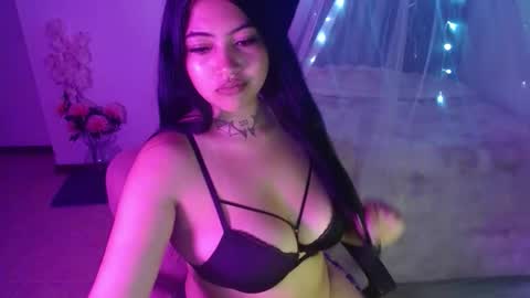 bigsara333 online show from January 14, 1:46 am
